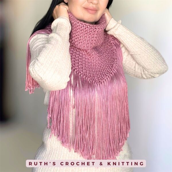 Cozy fringed cowl - pink 07